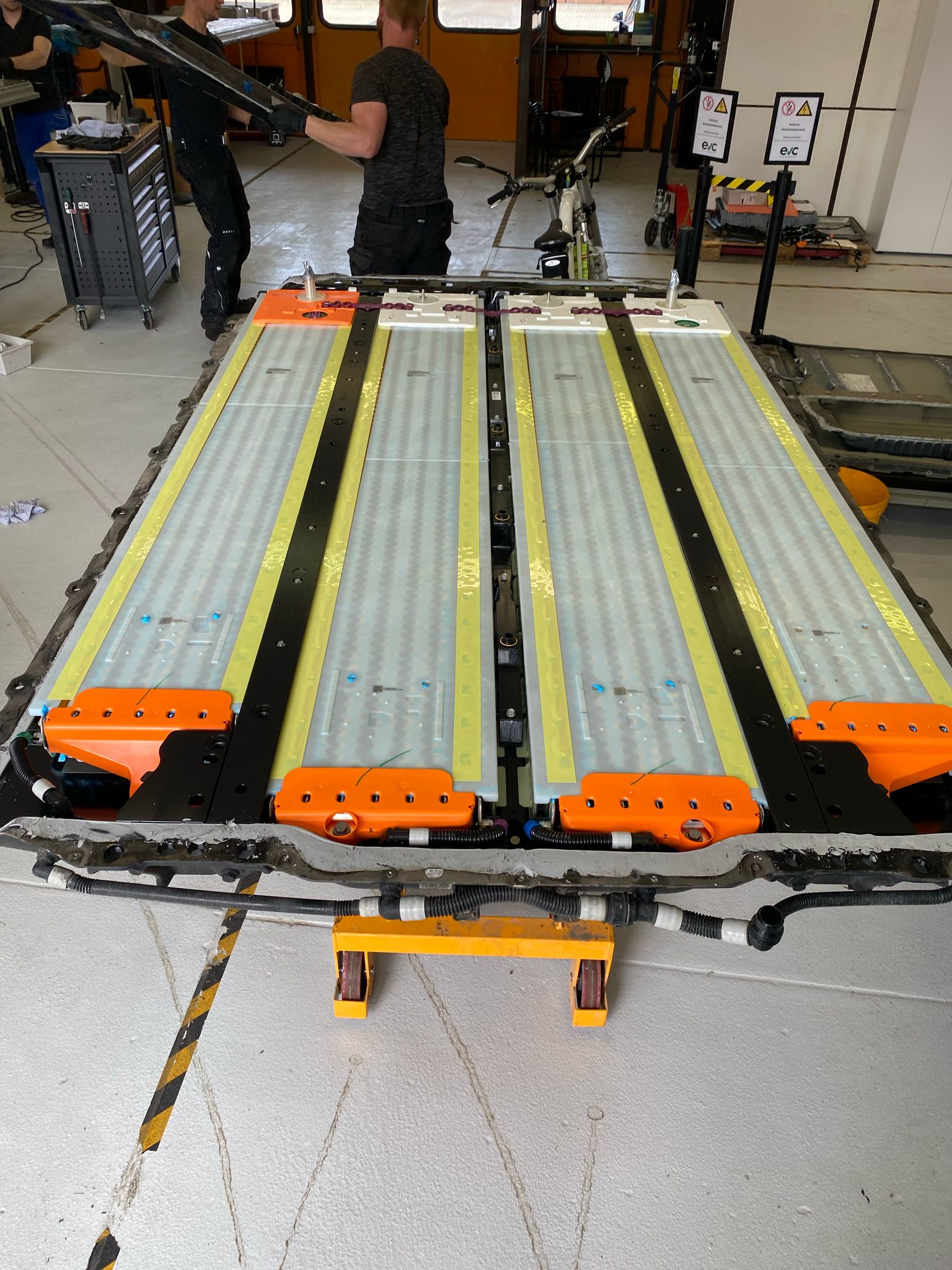 3 Y Battery Master training operation manual highlights #2025407001 ...